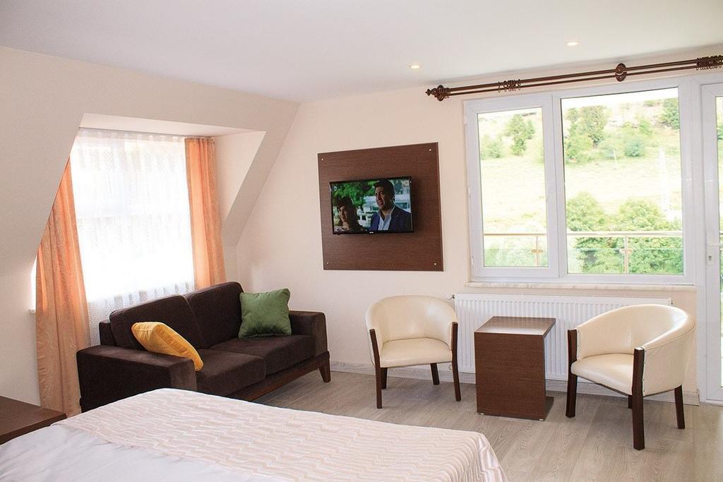 Hotel Green Valley Savsat Rum bild